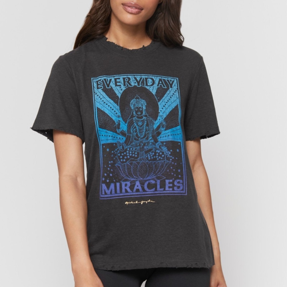Spiritual Gangster.. Everyday Miracles T-shirt.  Dark Grey.  SIZE LARGE